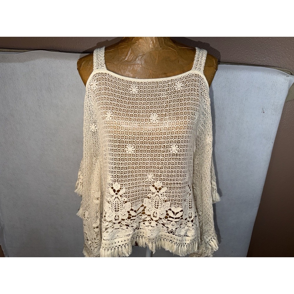 Venus NWOT Wom M Bathing Suit Coverup Knit Tasseled Fringe Edges Poncho-Top